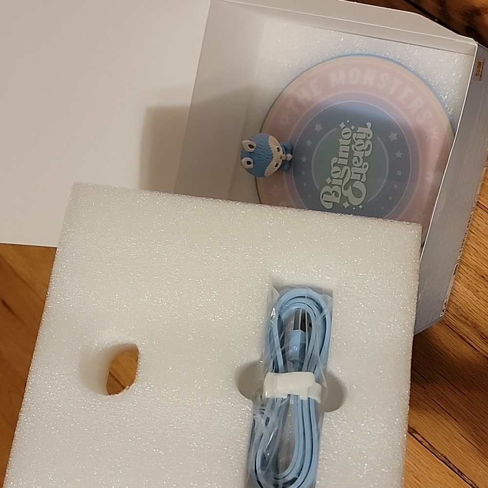 Authentic THE MONSTERS Labubu Big into Energy Series-Wireless Charger - Picture 14 of 14